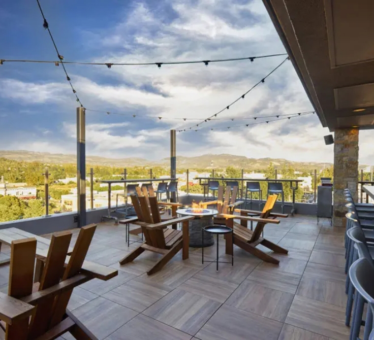 Archer Hotel Napa Downtown Sky & Vine Rooftop Bar